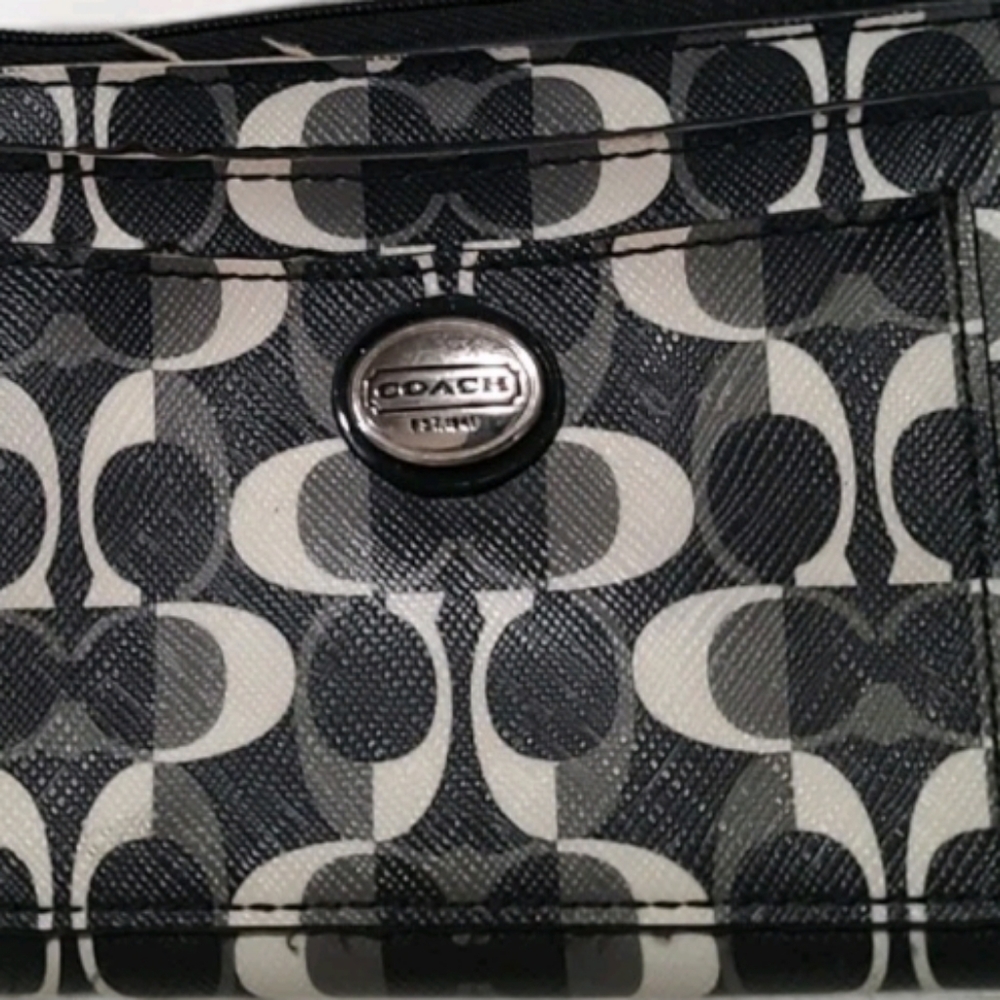 COACH Peyton Dream C Medium Skinny Small Wallet Black & White w/Key Ring - Picture 7 of 7